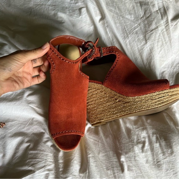 Marc Fisher Wedges - Picture 5 of 6